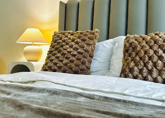 Staycation Near Divisoria - Urban Deca